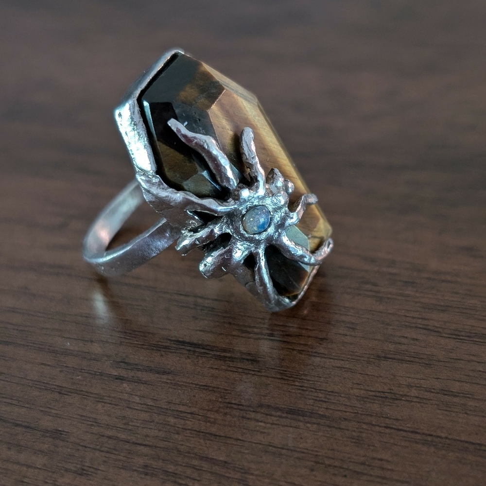 BBK 925 Tiger Eye Coffin & Spider Ring